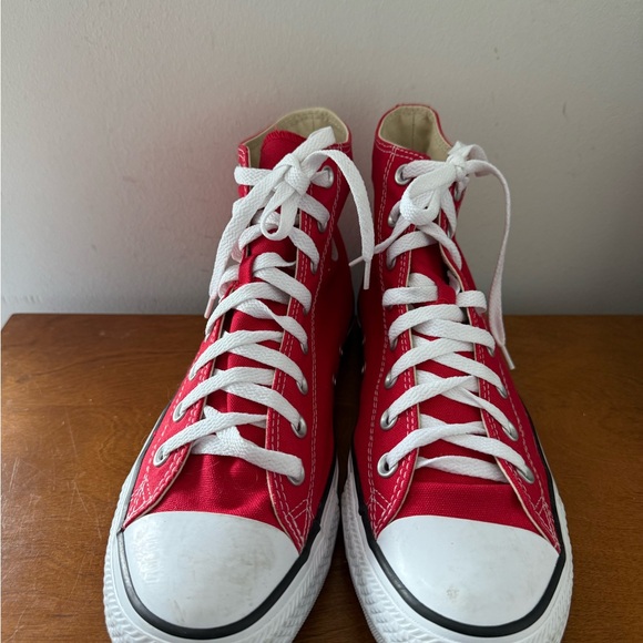Converse Chuck Taylor All Star Men's 9.5 Red Canvas High Top Sneakers Worn Once - Picture 3 of 8